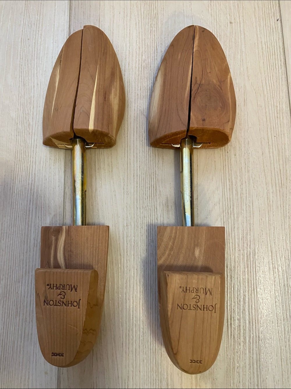 Johnston & Murphy Natural Brown Cedar Shoe Trees (Pair)